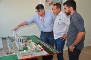 Prefeito Joaquim Neto visita fábrica da Brasil Kirin - crédito Roberto Fonseca - Secom - Divulgação WEB
