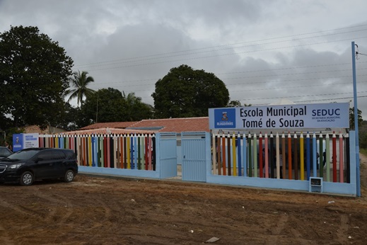 Prefeitura entrega escola requalificada na comunidade da Espuma 