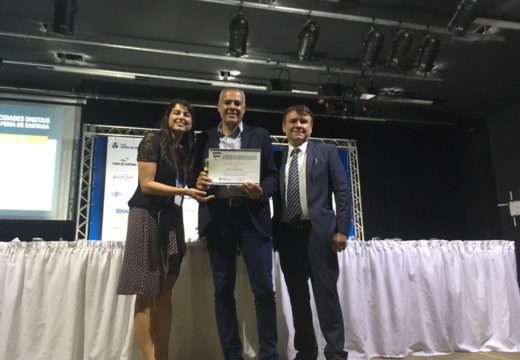 Prefeito de Alagoinhas recebe prêmio de Gestor Inovador no I Fórum de Cidades Digitais, em Feira de Santana