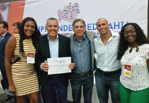 Melhor desempenho no litoral norte e agreste baiano: Prefeito Joaquim Neto recebe homenagem do Governo do estado pelo apoio aos empreendedores