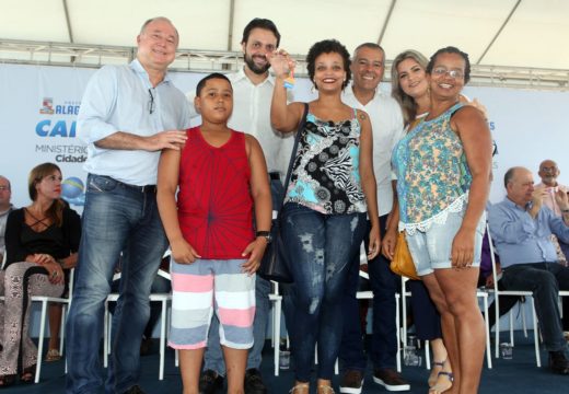 Minha Casa, Minha Vida: com o apoio do poder público municipal, o programa entrega as chaves para famílias do empreendimento Linha Verde, em Alagoinhas