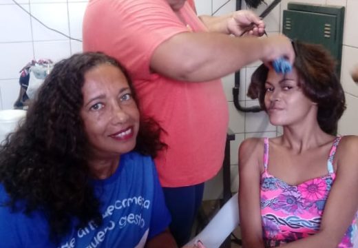 Março Mulher: Prefeitura de Alagoinhas leva atendimentos de saúde e estética para detentas do Complexo Policial