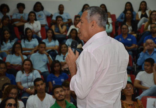 “Que o estagiário de hoje seja o prefeito de amanhã”, diz Joaquim Neto em evento do Programa de Qualificação Profissional