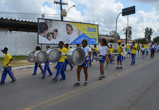 Com apoio da Prefeitura Municipal, Integração AABB Comunidade realiza Desfile da Primavera em Alagoinhas