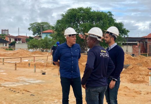 Secretário de Educação visita obras das 5 creches em construção no município