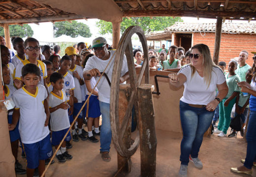 Valorização da cultura e preservação da memória: construída na área próxima à agricultura familiar, casa de farinha tradicional recebe visitantes na Expo Alagoinhas