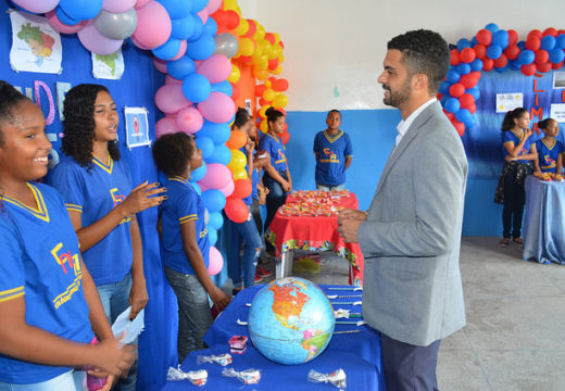 Interdisciplinaridade no ensino: Mais de 890 alunos do Colégio Municipal Alagoinhas realizam “Feira do Conhecimento”