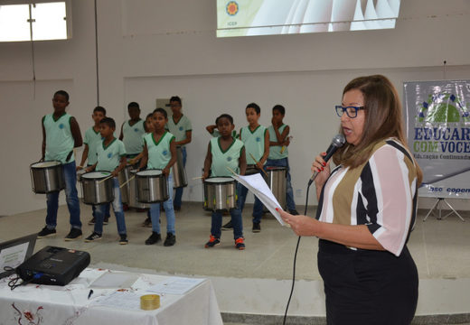 Compartilhamento de experiências e práticas exitosas em sala de aula: Alagoinhas sedia Seminário Avaliativo do Programa de Educação Continuada