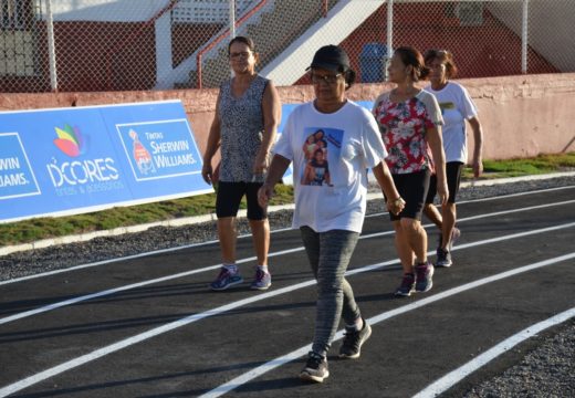 Movimente-se: Pista de atletismo do Carneirão é aberta ao público