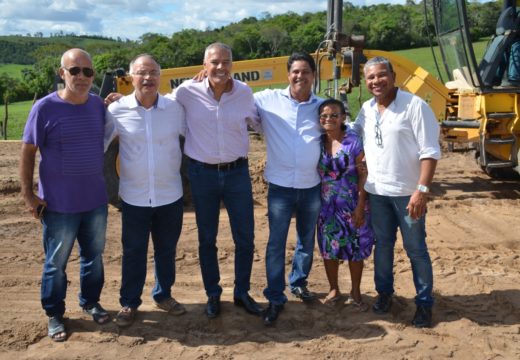 Desenvolvimento do campo: prefeito Joaquim Neto se reúne com moradores do Pindobal de Cima para discutir melhorias e investimentos à agricultura familiar