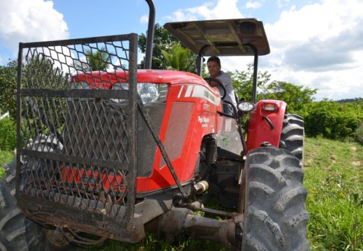 Fortalecimento da agricultura familiar: com apoio da Prefeitura, produtores rurais do Cangula participam de curso de tratorista