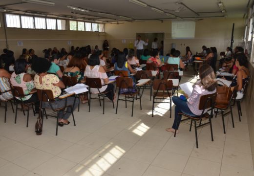 Gestão participativa e planejamento para uma educação de excelência no município: Prefeitura socializa com educadores o diagnóstico do Educar pra Valer