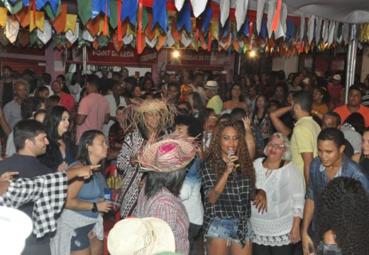 Com casa cheia e muita alegria, foi encerrada, nesta sexta-feira (21), a programação na Vila de Santo Antônio da Lagoinha no Mercado de Artesão