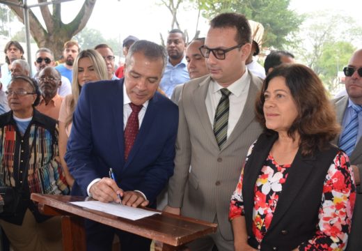 No aniversário da cidade, moradores comemoram inaugurações na Alagoinhas Velha, entrega na área de Assistência Social e Ordem de Serviço para novo espaço de lazer e prática de esportes