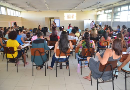 Planejamento em educação: Diretores, professores e coordenadores pedagógicos de 59 escolas se reúnem para debater 3ª unidade de práticas pedagógicas do município neste sábado (6)