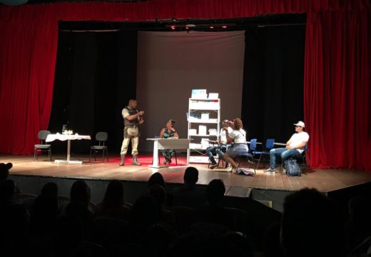 Semana de Prevenção às Drogas: iniciativa da Secretaria Municipal de Educação leva apresentação do Grupo de Teatro da Polícia Militar da Bahia para quase 700 estudantes em Alagoinhas