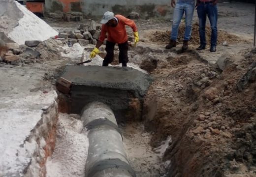 Prefeitura executa recuperação de trechos de drenagem na Central de Abastecimento