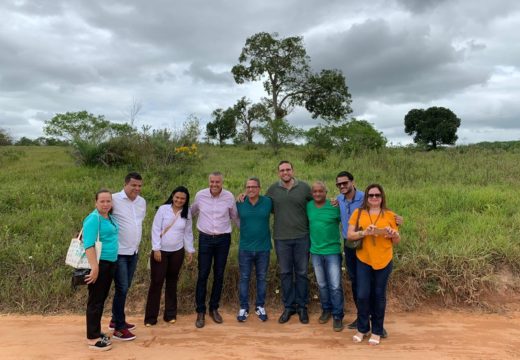 Prefeito Joaquim Neto anuncia doação de terreno para a nova sede da Fundação Anjos de Quatro Patas