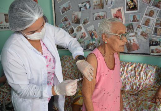 Prefeitura realiza vacinação contra Influenza nos lares de idosos