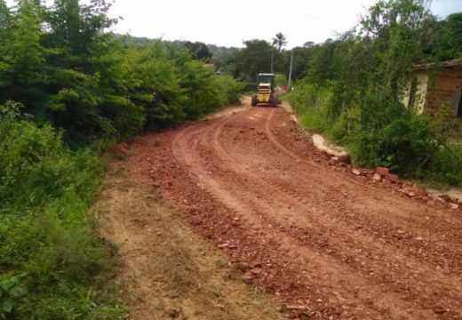 Prefeitura intensifica intervenções com patrulha mecanizada nas estradas vicinais e realiza a recuperação de trechos danificados pela chuva na zona rural
