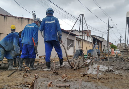 MACRODRENAGEM DA CAVADA: Em visita à obra, prefeito pede celeridade e determina frente de trabalho também no turno da noite