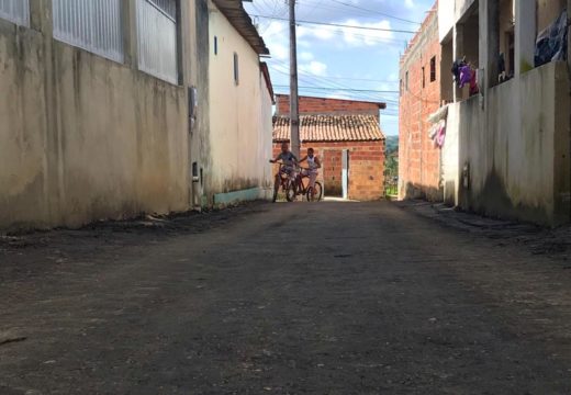 Prefeitura leva infraestrutura para ruas estreitas da cidade; recursos próprios são investidos para melhoria das vias