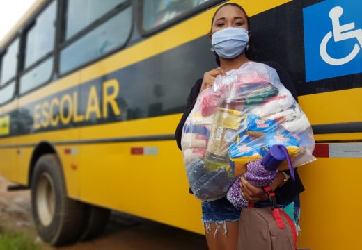 Prefeitura inicia 3ª etapa de entrega de cestas básicas a alunos da rede municipal