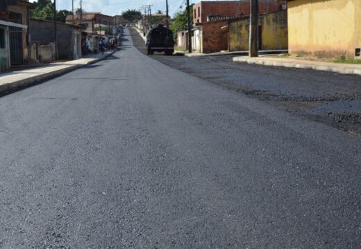 Obra de drenagem e pavimentação de vias na rua Irmã Dulce e travessas chega a 90% de execução