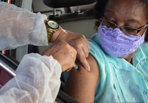 Alagoinhenses vacinados na primeira quinzena de fevereiro continuam a receber a segunda dose da Coronavac