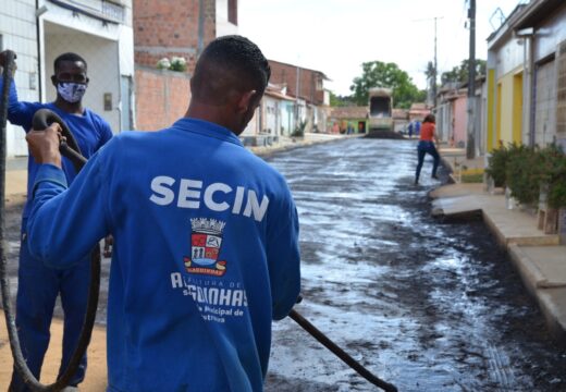 Rua Mãe Helena é asfaltada pela Prefeitura