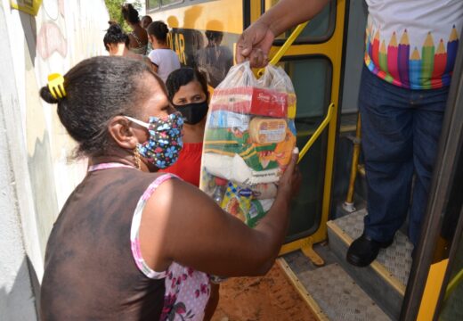 Entrega de cestas básicas nas escolas segue até dia 30 de abril; confira a programação