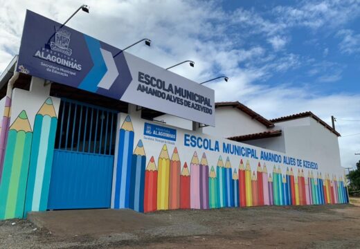 Secretaria da Educação reinaugura escolas e entrega novos equipamentos em homenagem aos 168 anos de emancipação política de Alagoinhas