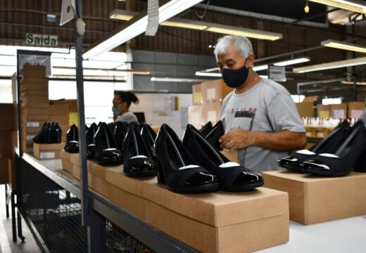 Arezzo e Co assumirá linhas de produção da Malu Calçados, dobrando o número de empregos diretos em Alagoinhas