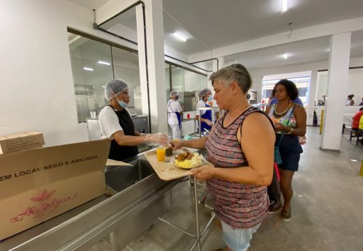 Prefeitura de Alagoinhas celebra o natal com Almoço Solidário no Restaurante Popular