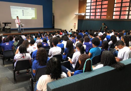 Semana Municipal de Prevenção da Gravidez na Adolescência promoveu educação preventiva aos estudantes da rede estadual de ensino e às famílias atendidas pelos CRAS e CREAS