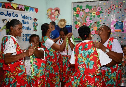 Comidas típicas e arrasta-pé no São João promovido pela Prefeitura de Alagoinhas nos Lares de Idosos