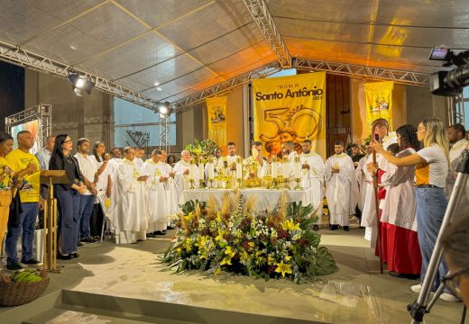 Com apoio da prefeitura, Trezena de Santo Antônio é iniciada em Alagoinhas; confira a programação completa