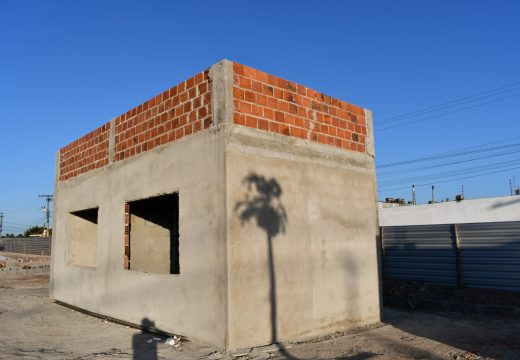 Visita técnica reúne lideranças religiosas e políticas nas obras da Praça da Bíblia