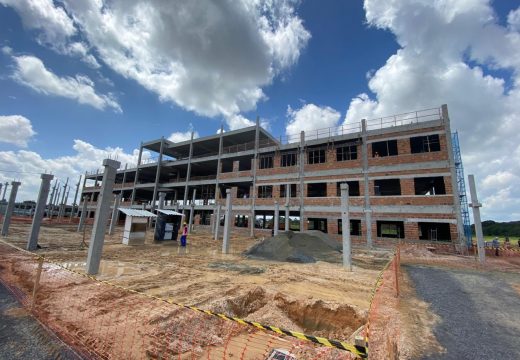 Governador Jerônimo Rodrigues visita obras do Hospital Regional de Alagoinhas