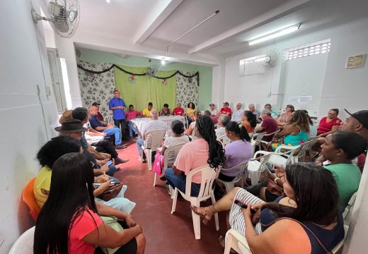 SDRA orienta agricultores sobre distribuição de adubo