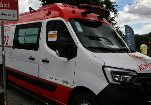 Alagoinhas recebe nova ambulância do SAMU 192