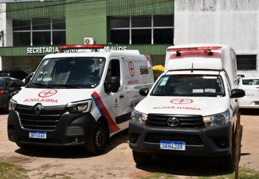 Alagoinhas recebe duas novas ambulâncias para reforçar o transporte de pacientes no município